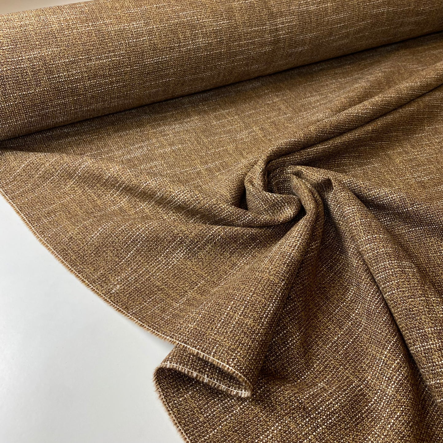 Brown blend tweed-type farm