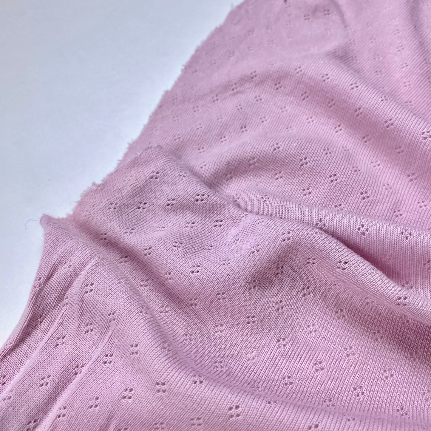 Malha picotada rosa velho