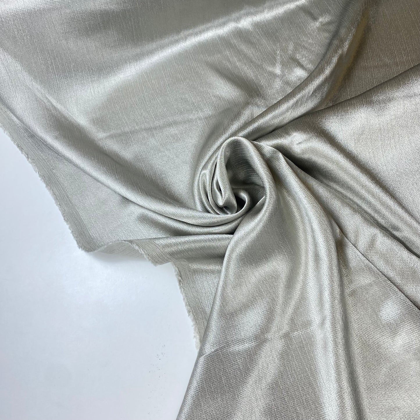 Sarja acetinada cinza metalizado