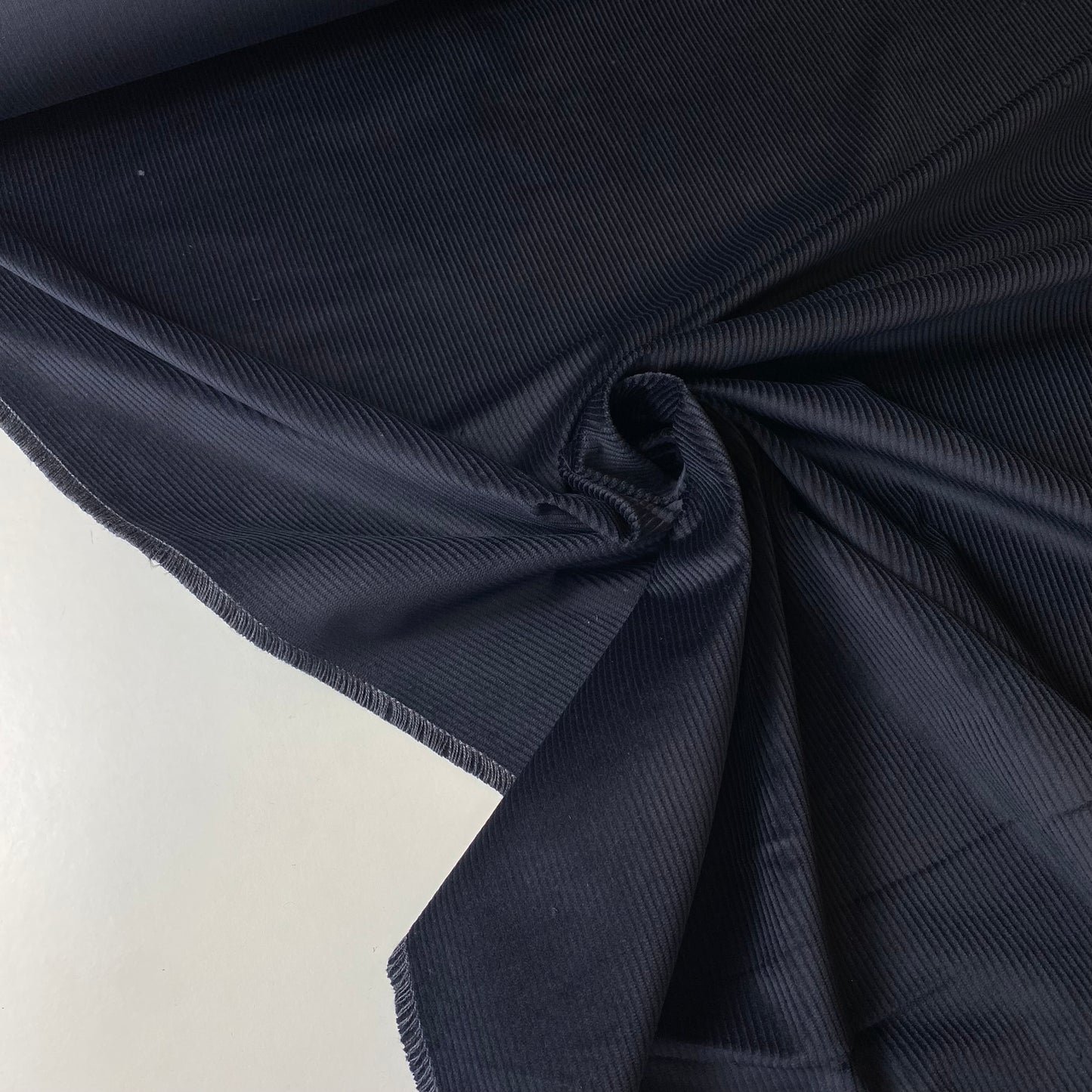 Tecido bombazine azul escuro