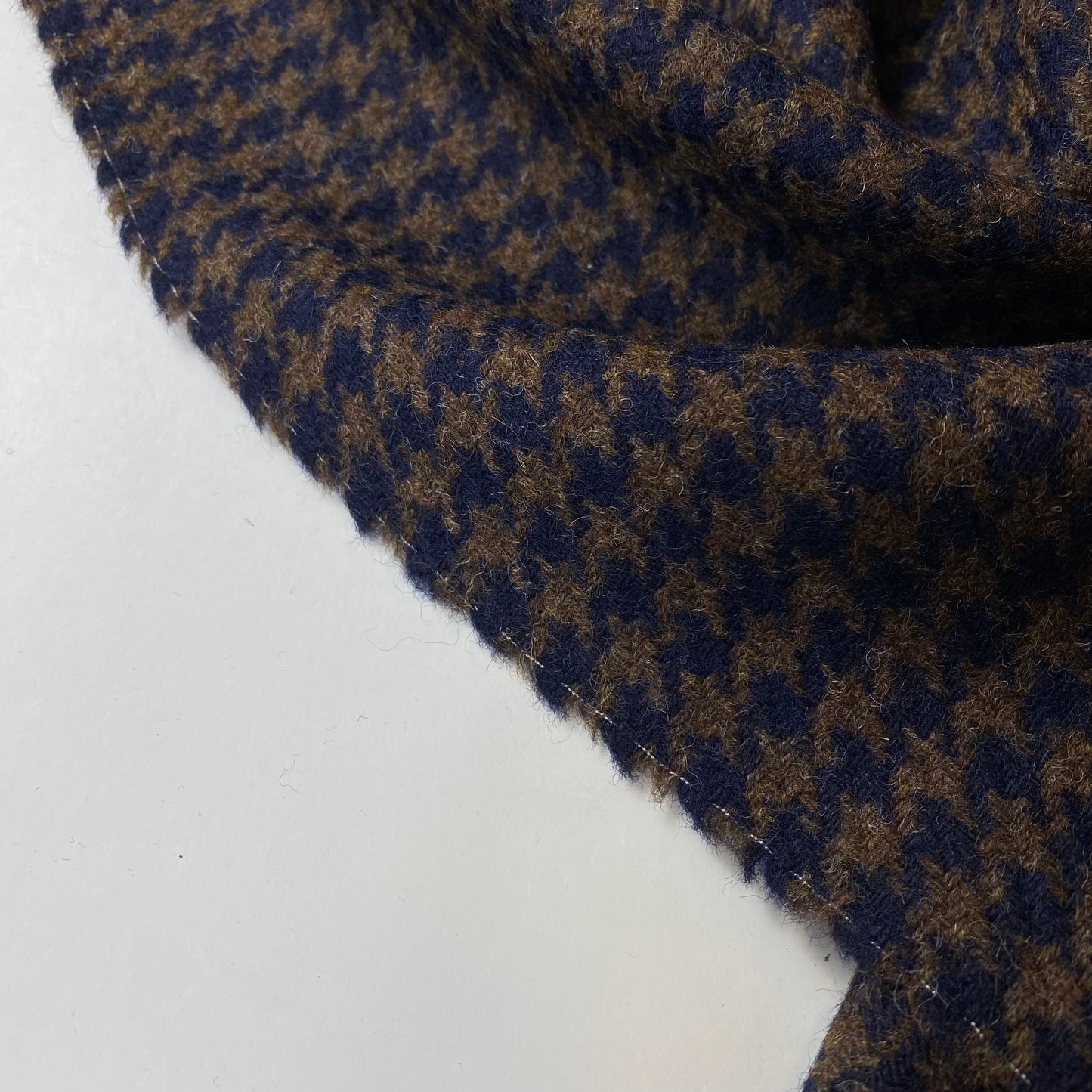 Tecido fazenda pied poulet azul marinho e castanho