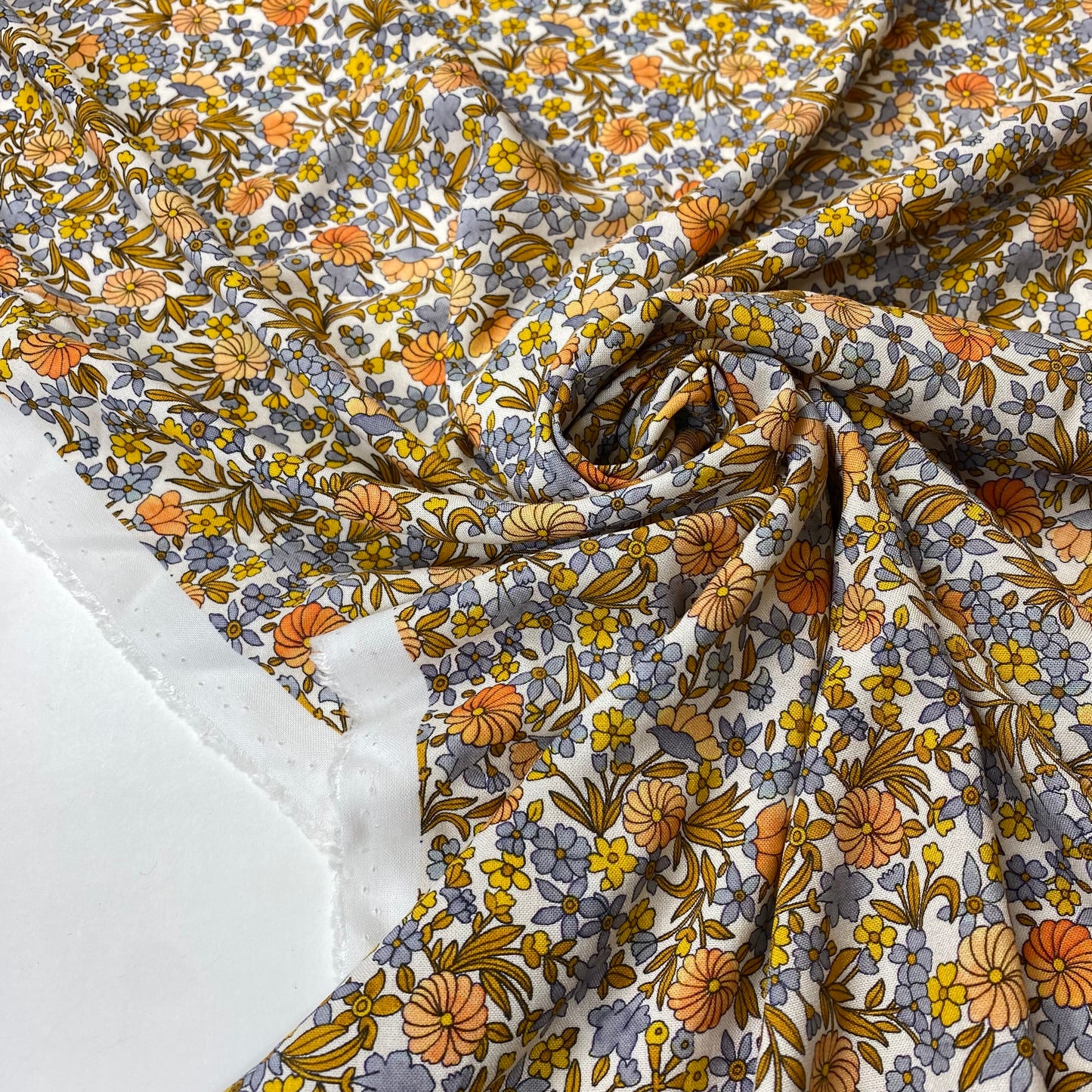 Popeline padrão florido