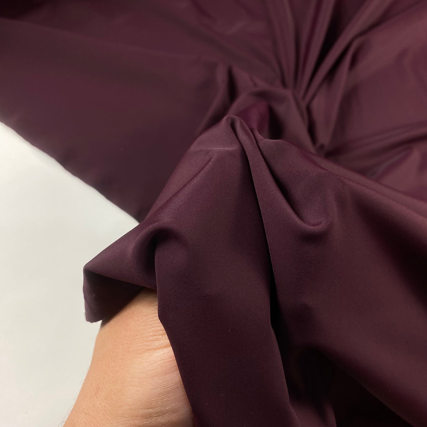 Lycra ketten cor tinto com algum brilho