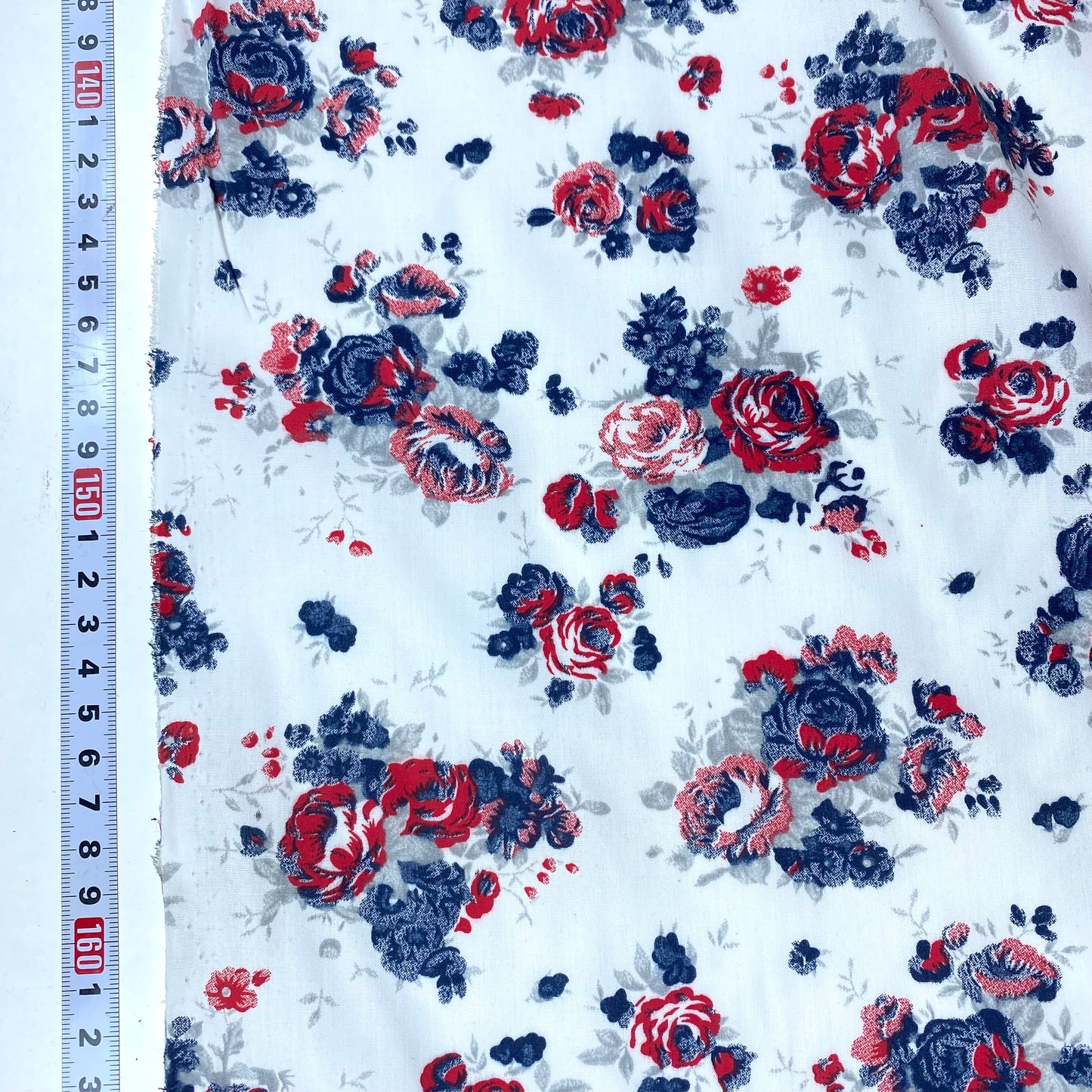 Batista 100% Algodón con Flores Azules y Rosas