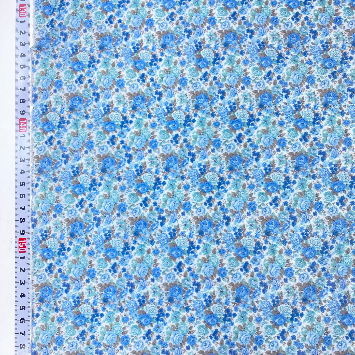 Cambray 100% Algodón Blanco con Flores Azules