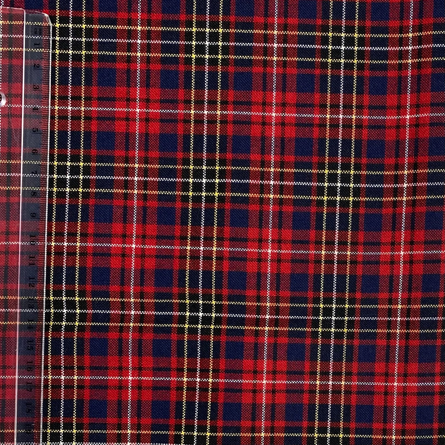 Tecido xadrez azul marinho e vermelho