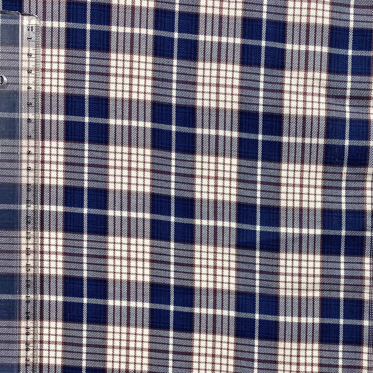 Vaiela azul oscuro y blanco, con raya burdeos
