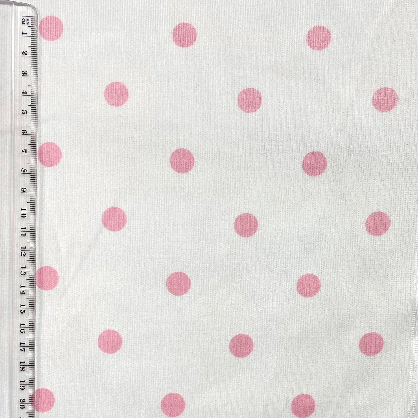 Pana blanca con lunares rosas