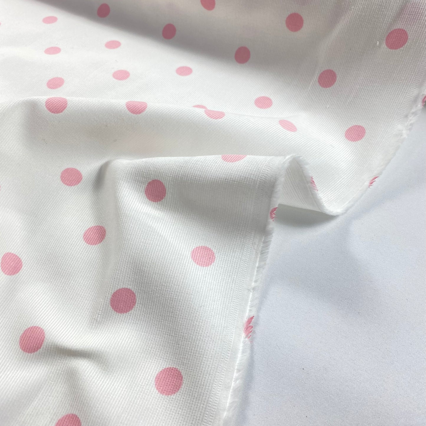 Pana blanca con lunares rosas