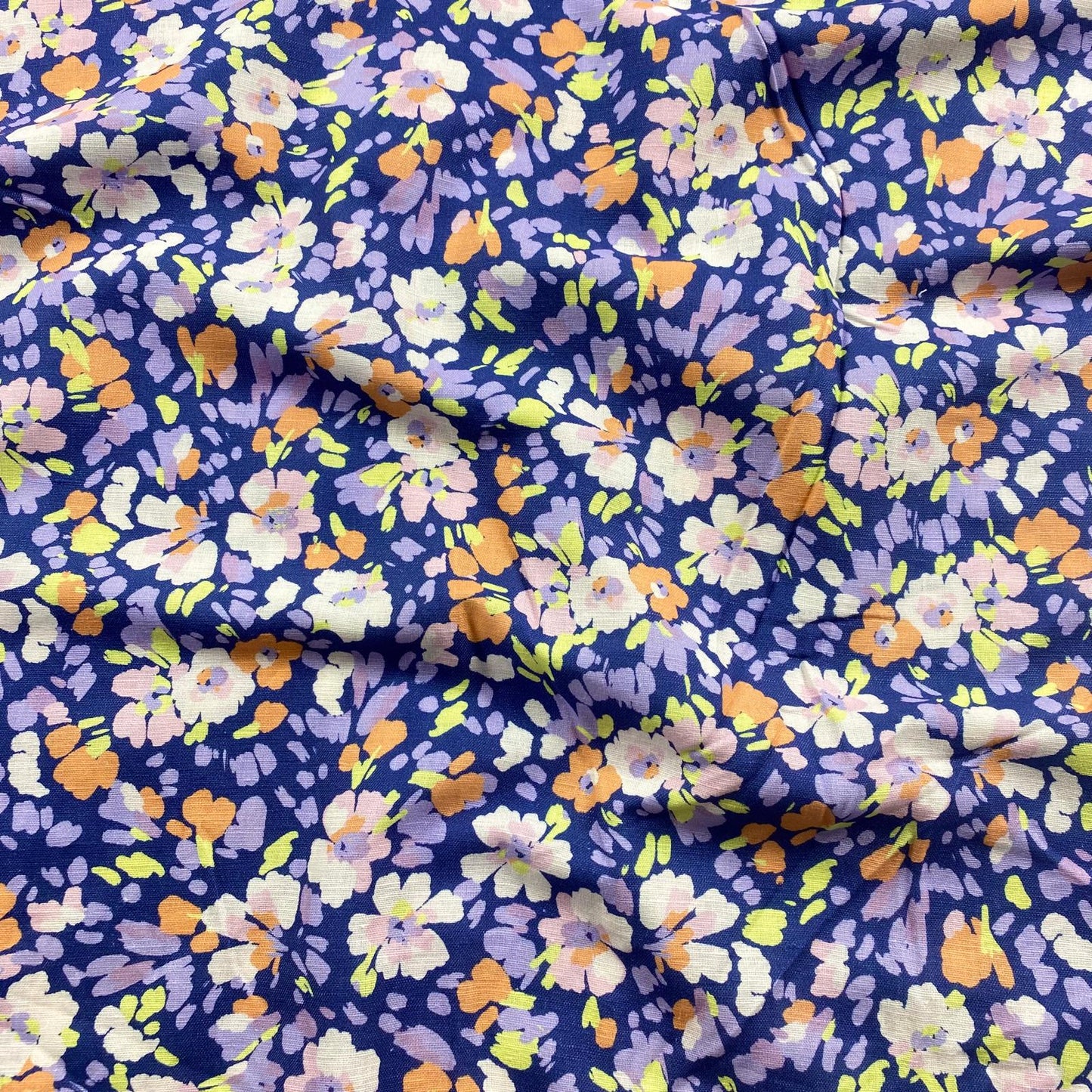 Linho lilás com flores
