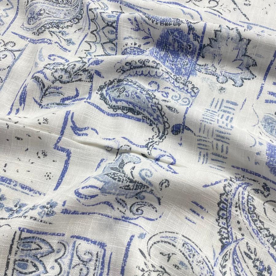 Lino blanco con detalles azules