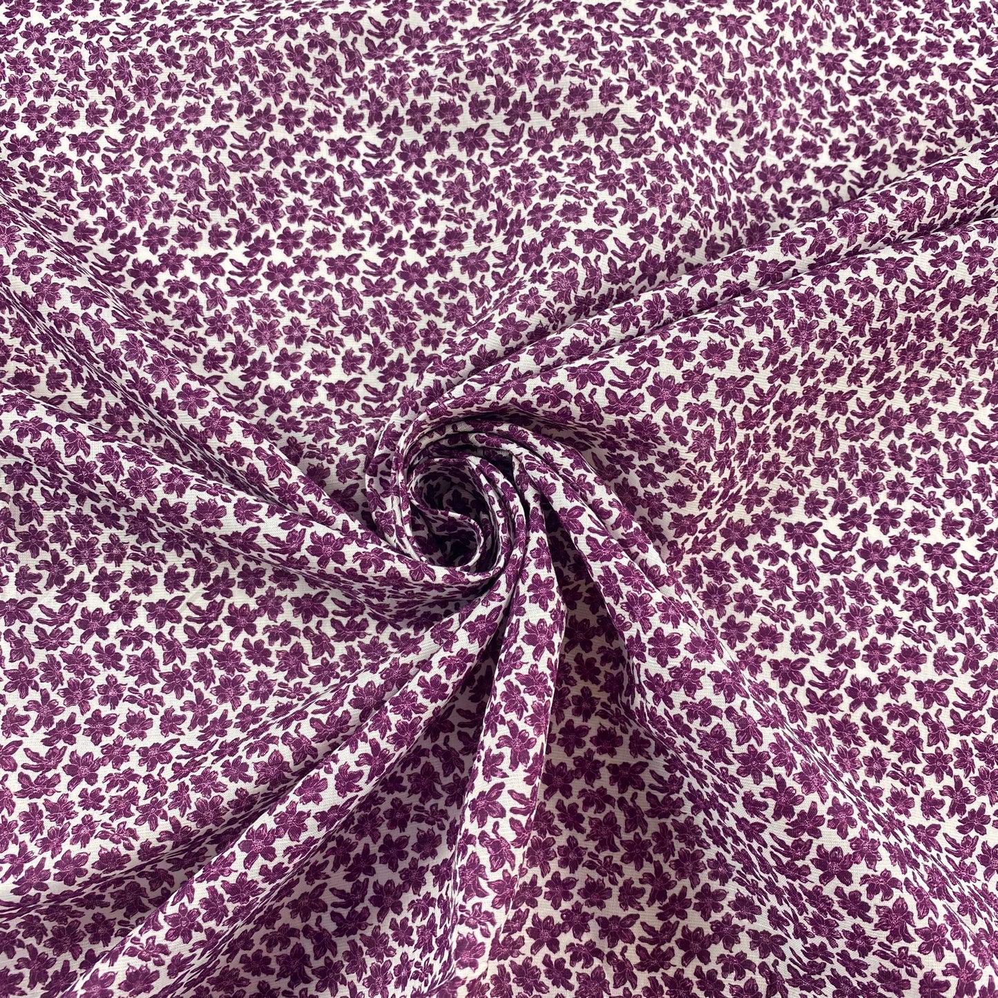 Linho com flores bordeaux