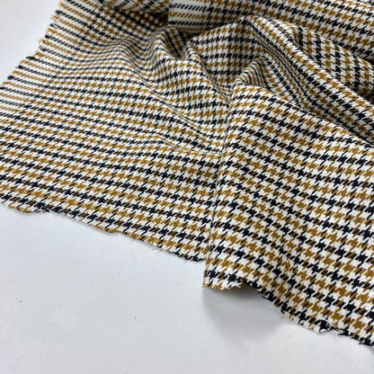 Casa de campo de pied-poul azul marino y dorado