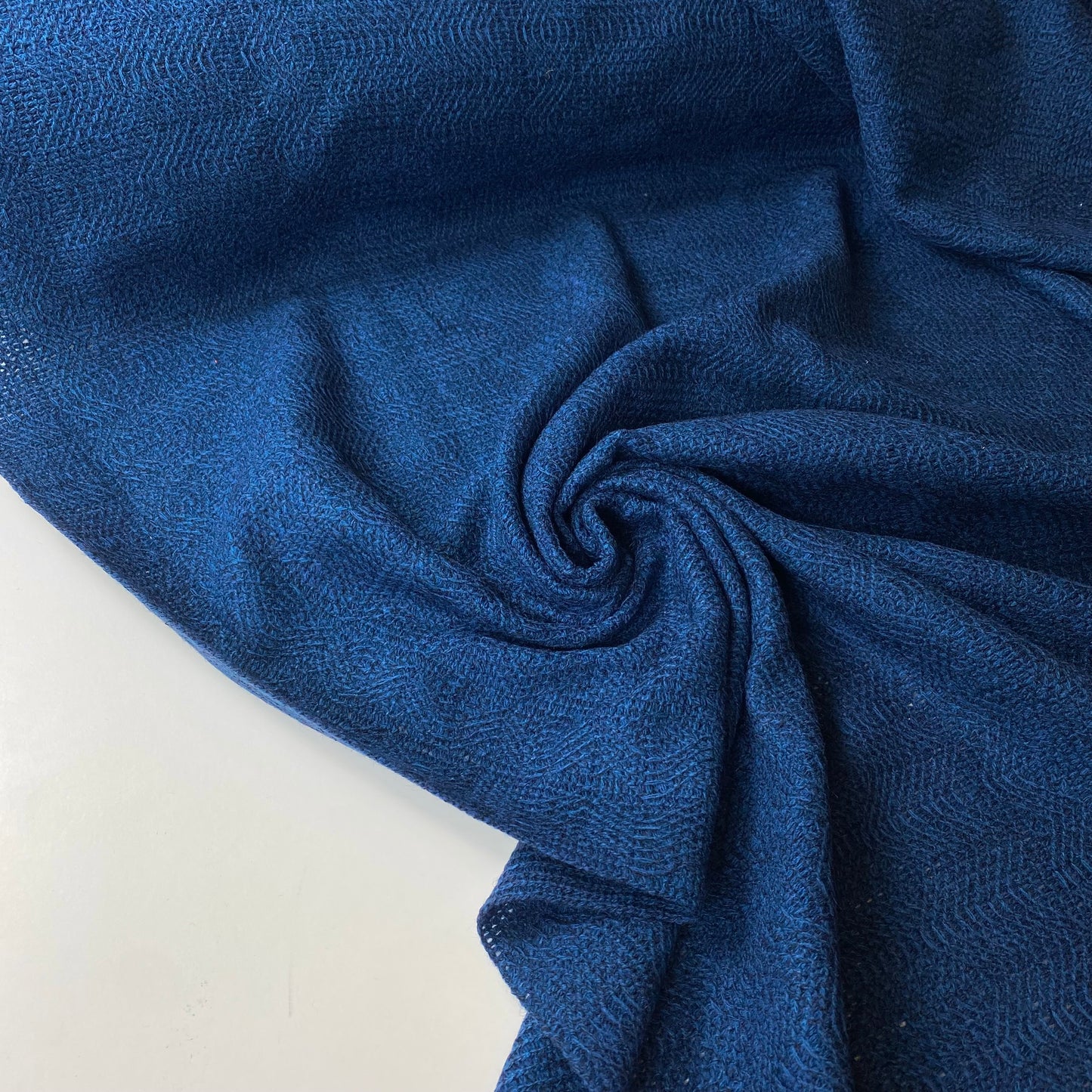 Tejido de punto estilo granja en color azul océano