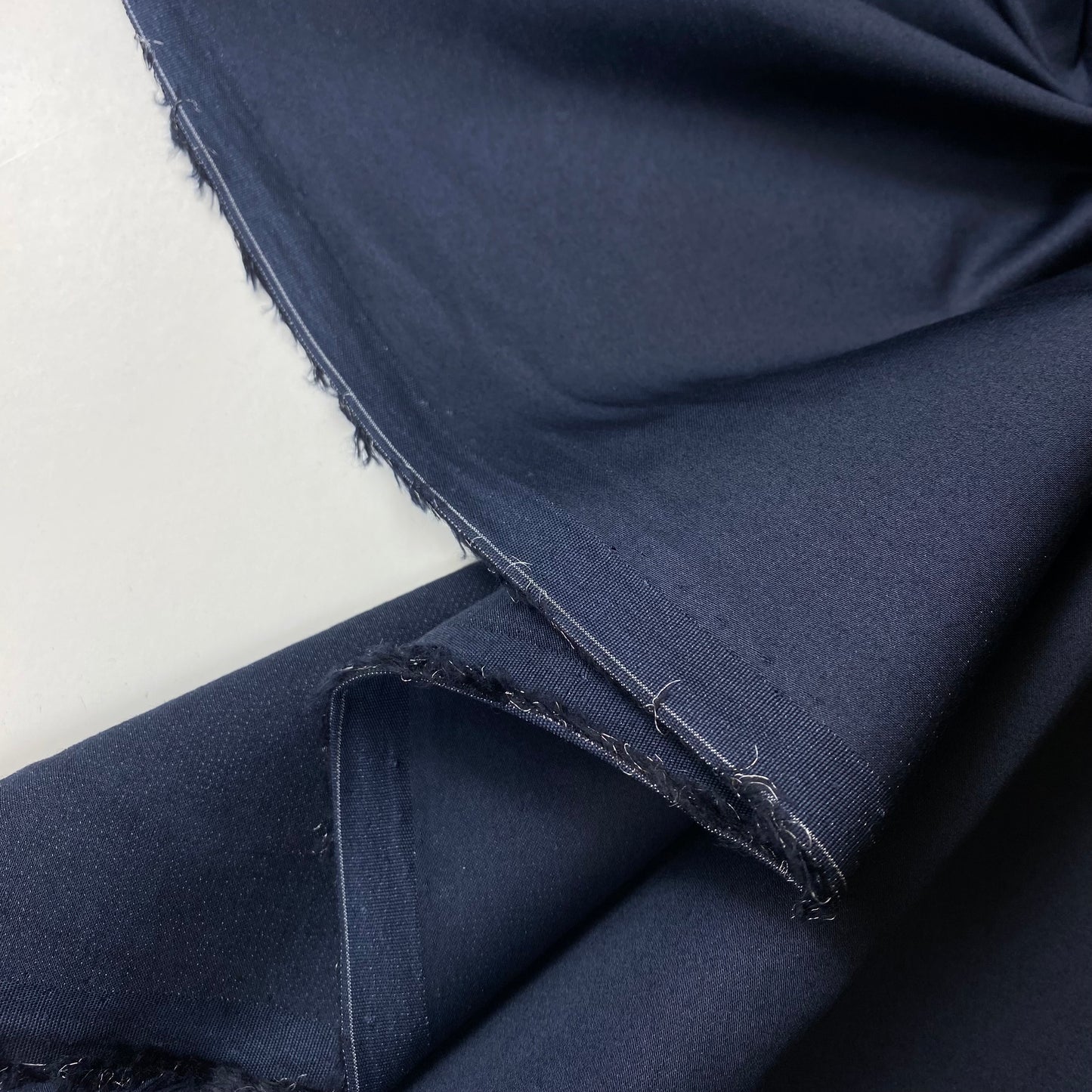 Sarga de satén azul marino