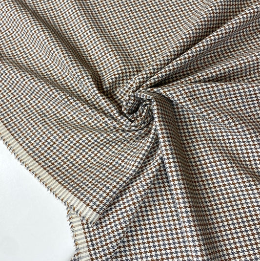 Preciosa casa de campo en tonos marrones y grises.