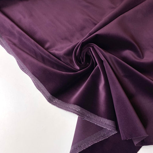 Veludo lilás escuro