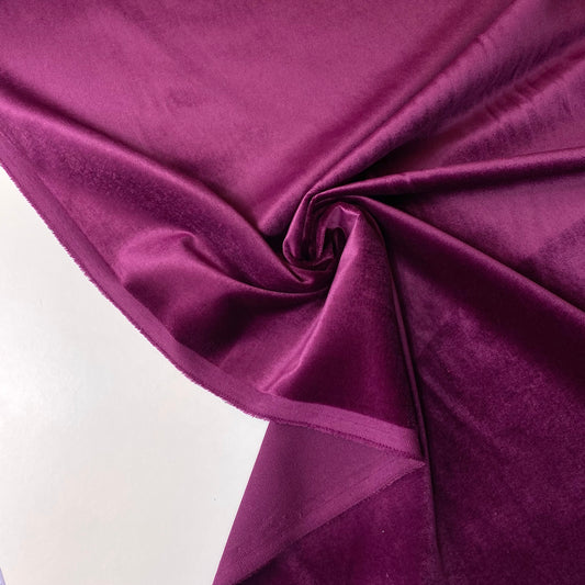 Tecido veludo violeta escuro