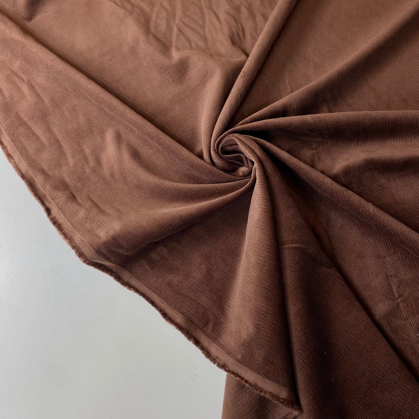 Tecido bombazine castanha