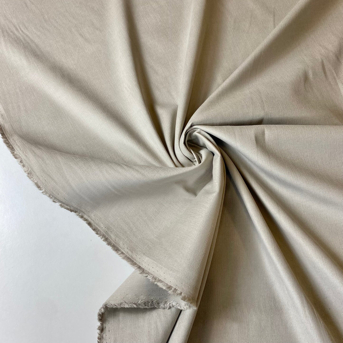 Tecido bombazine cinza claro