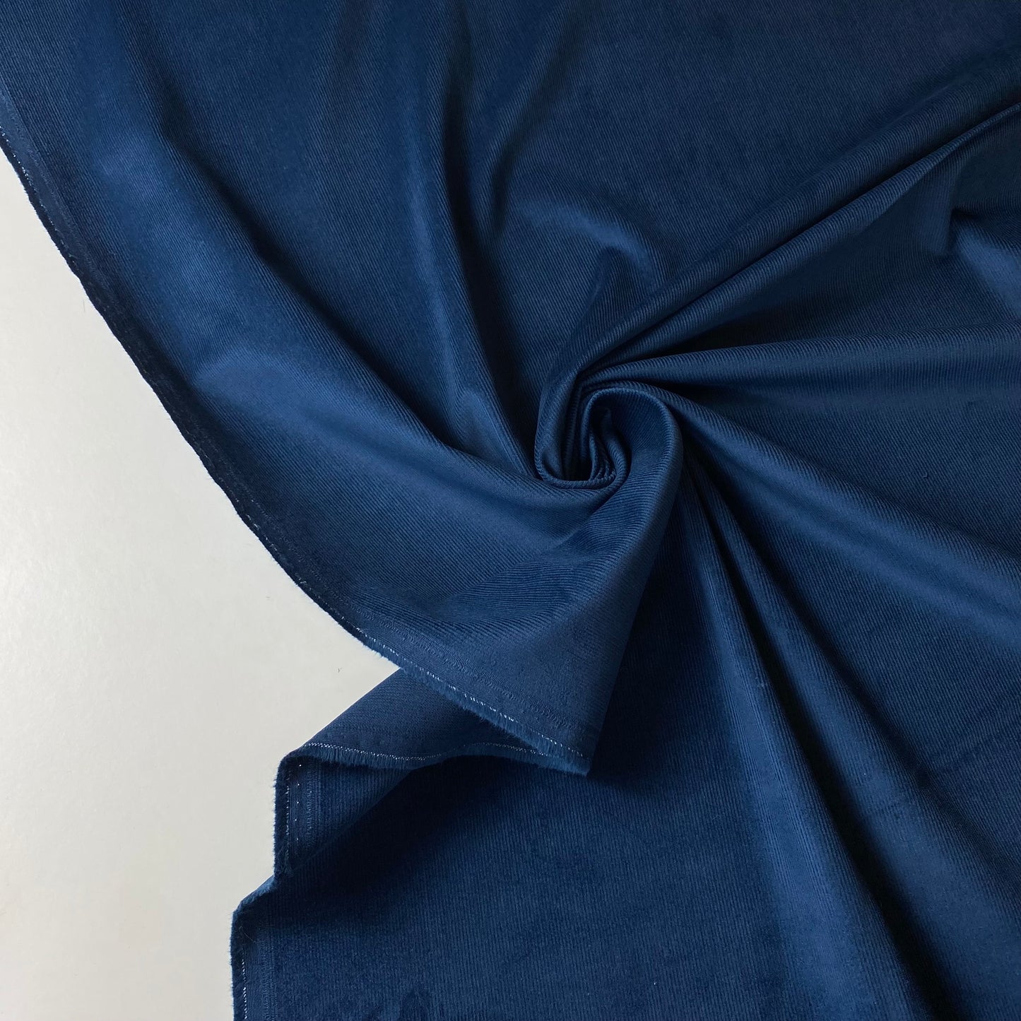 Tecido bombazine azul marinho