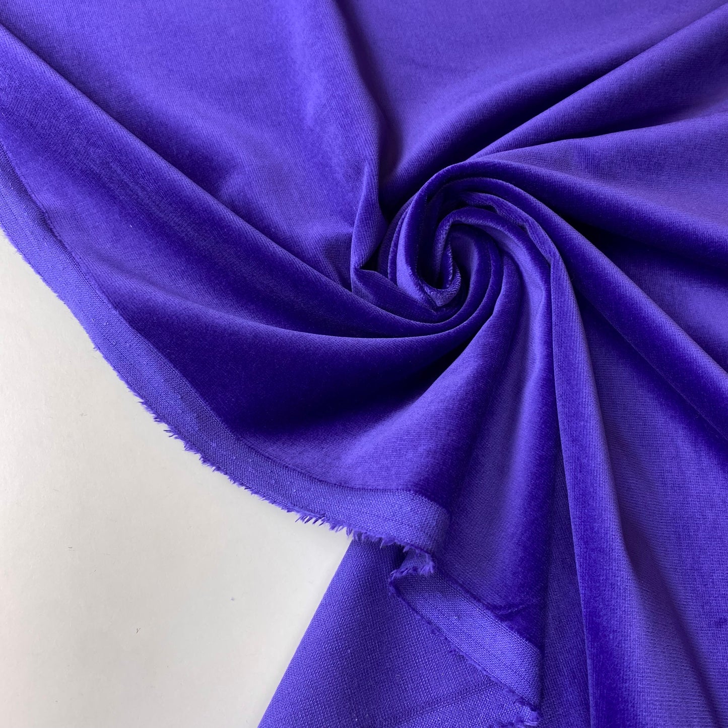 Tecido veludo roxo