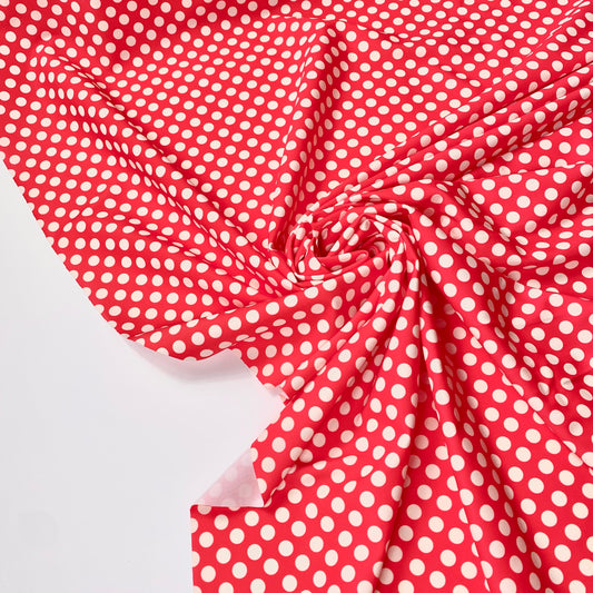 Lycra roja con lunares blancos