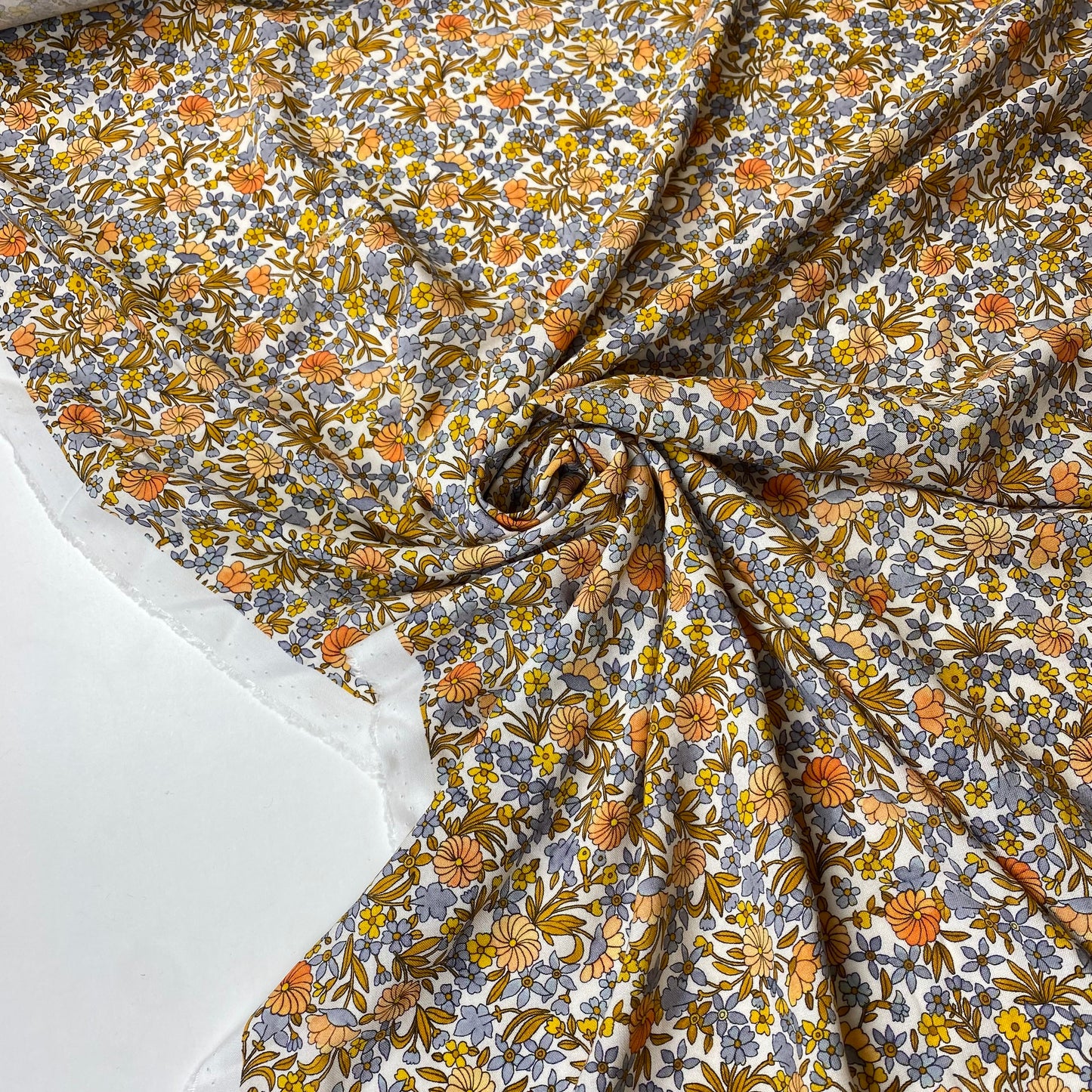 Popeline padrão florido