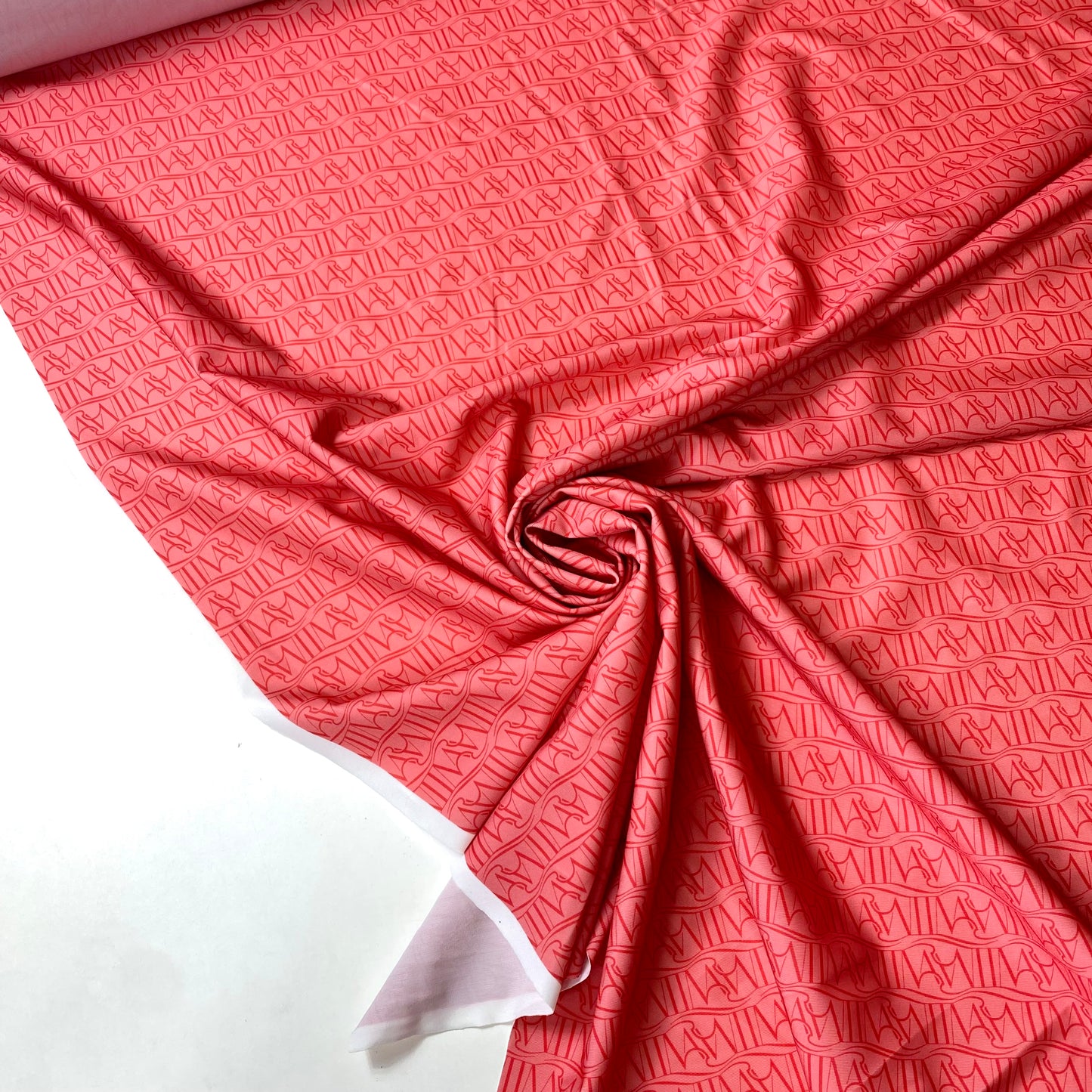 Lycra Carvico Com Padrão Tons Vermelho e Salmão