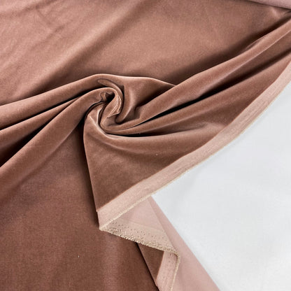 Terciopelo 100% algodón, color café con leche.