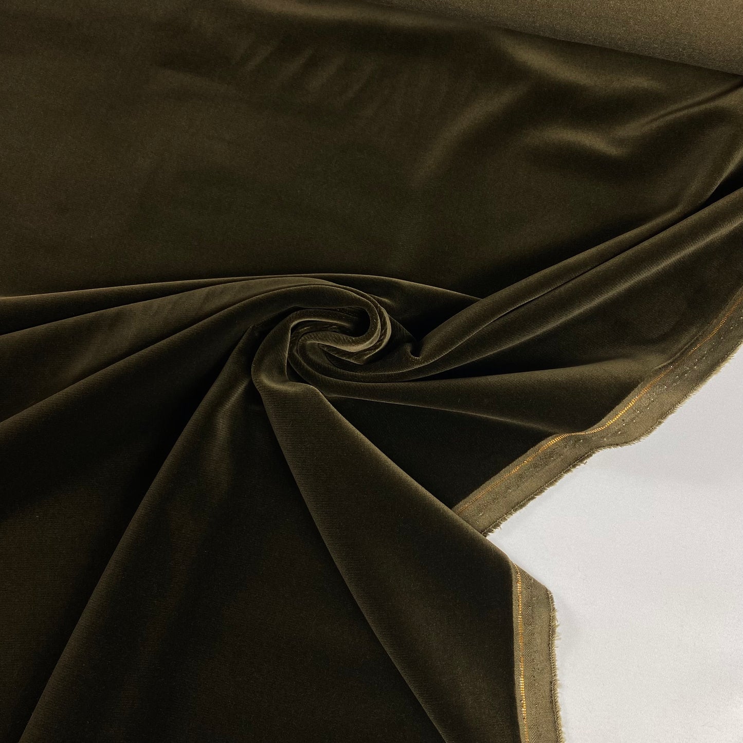 Terciopelo 100% algodón, verde oliva.