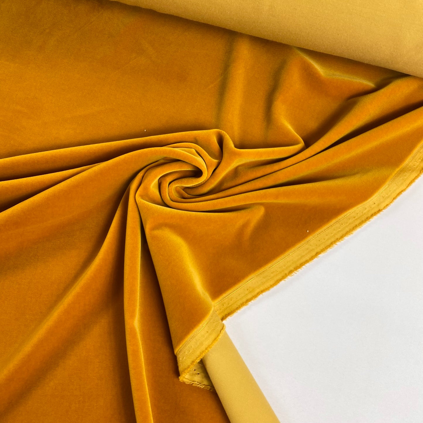 Terciopelo 100% algodón en color amarillo dorado
