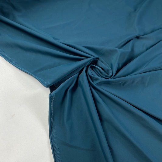 Lycra azul petróleo com algum brilho