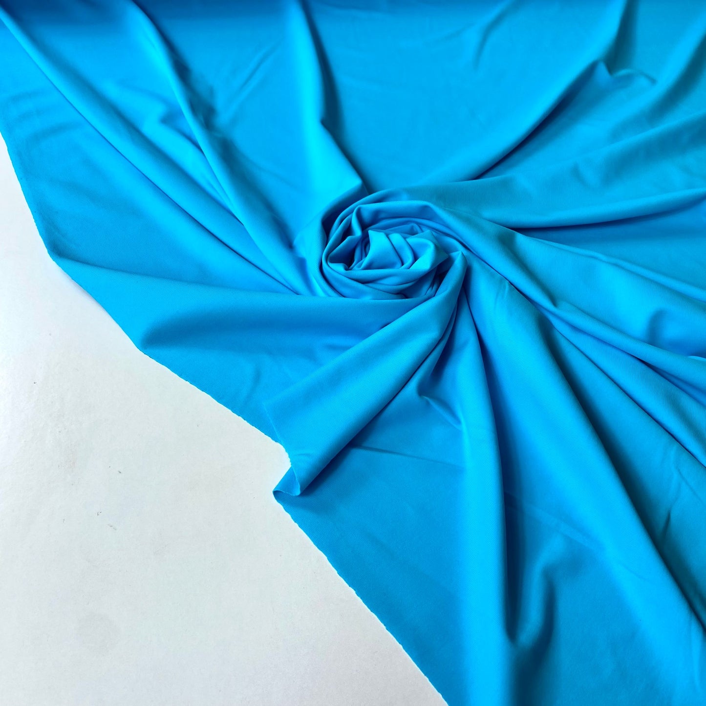 Capri licra azul mate Jersey Lomellina