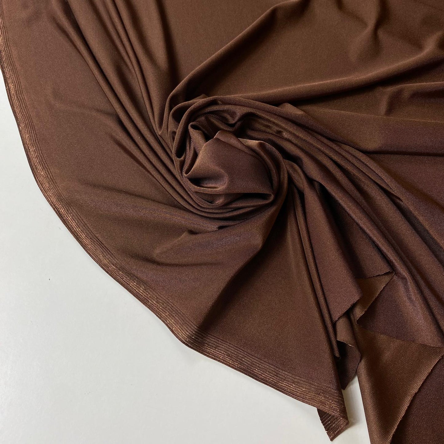 licra brillante marrón chocolate
