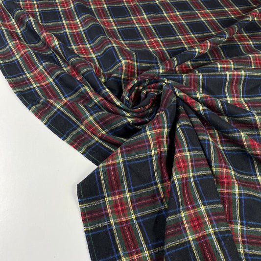 Franela negra con colores