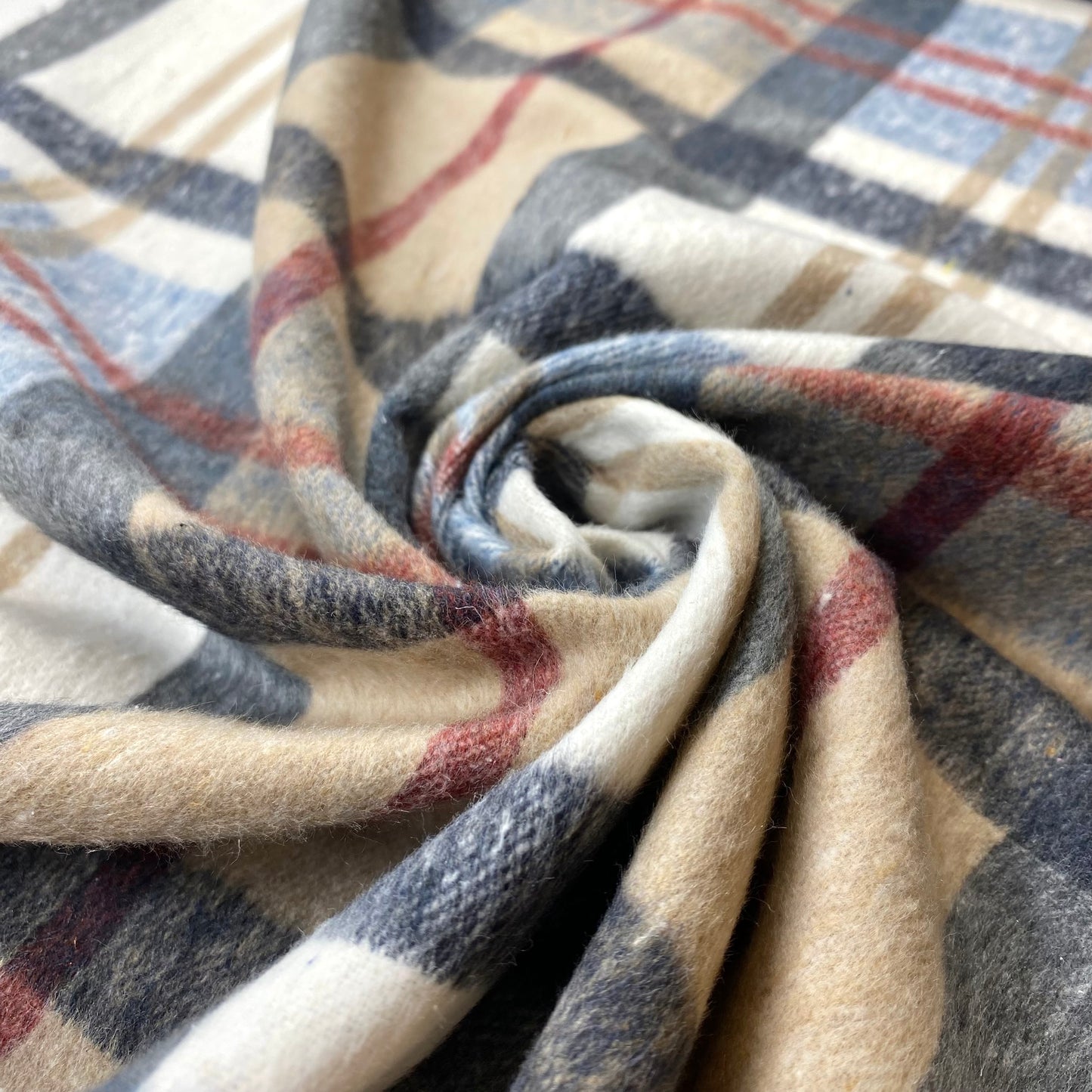 Finca fina con pelaje claro.