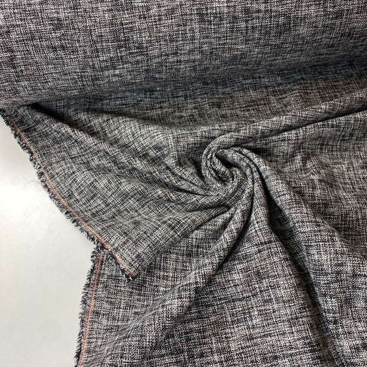 Granja mezclada con negro y gris