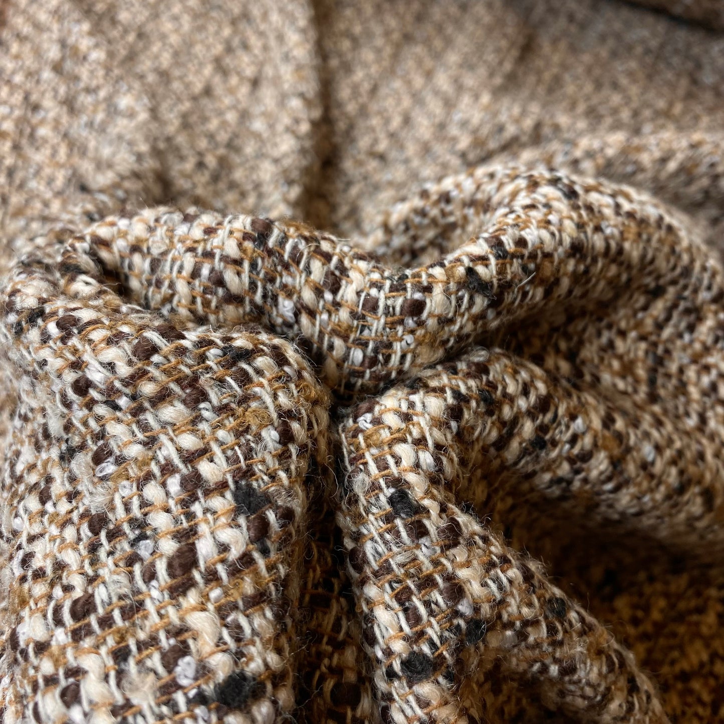 Tweed marrón, blanco y amarillo tostado