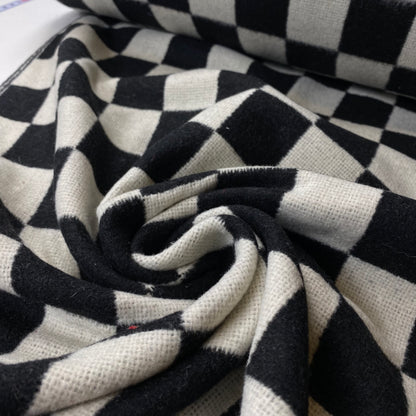 granja cuadrada en blanco y negro