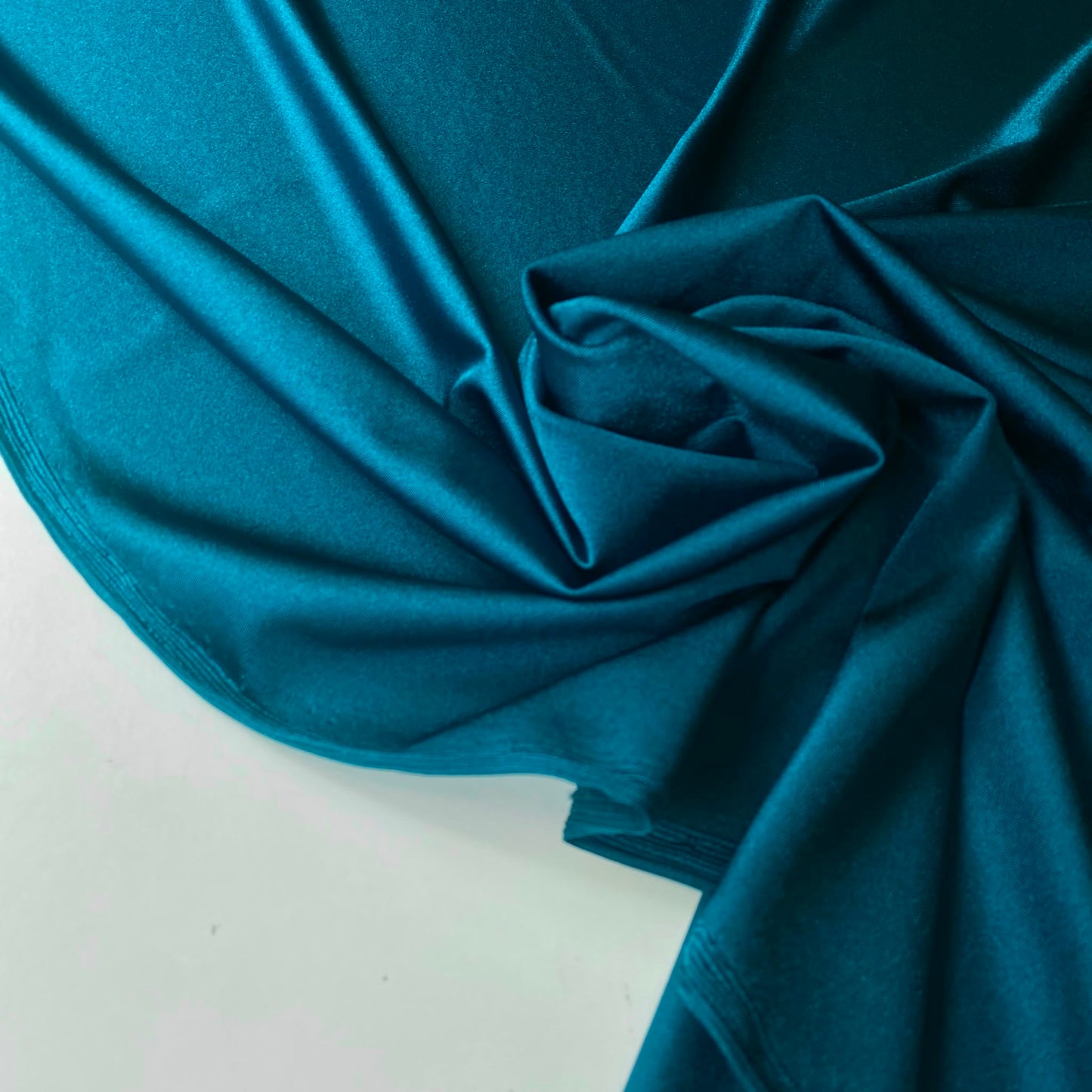 Lycra Com Brilho Azul Petróleo