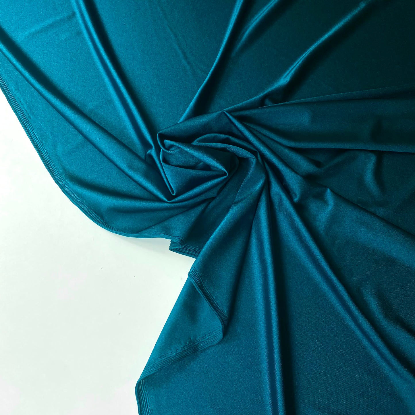 Lycra Com Brilho Azul Petróleo