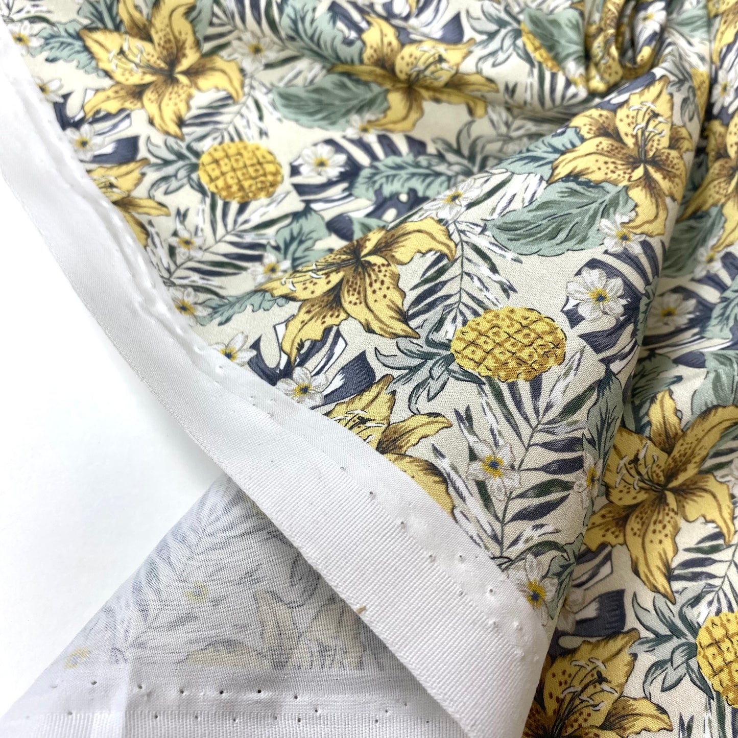 Cambray 100% Algodón Gris Estampado Tropical