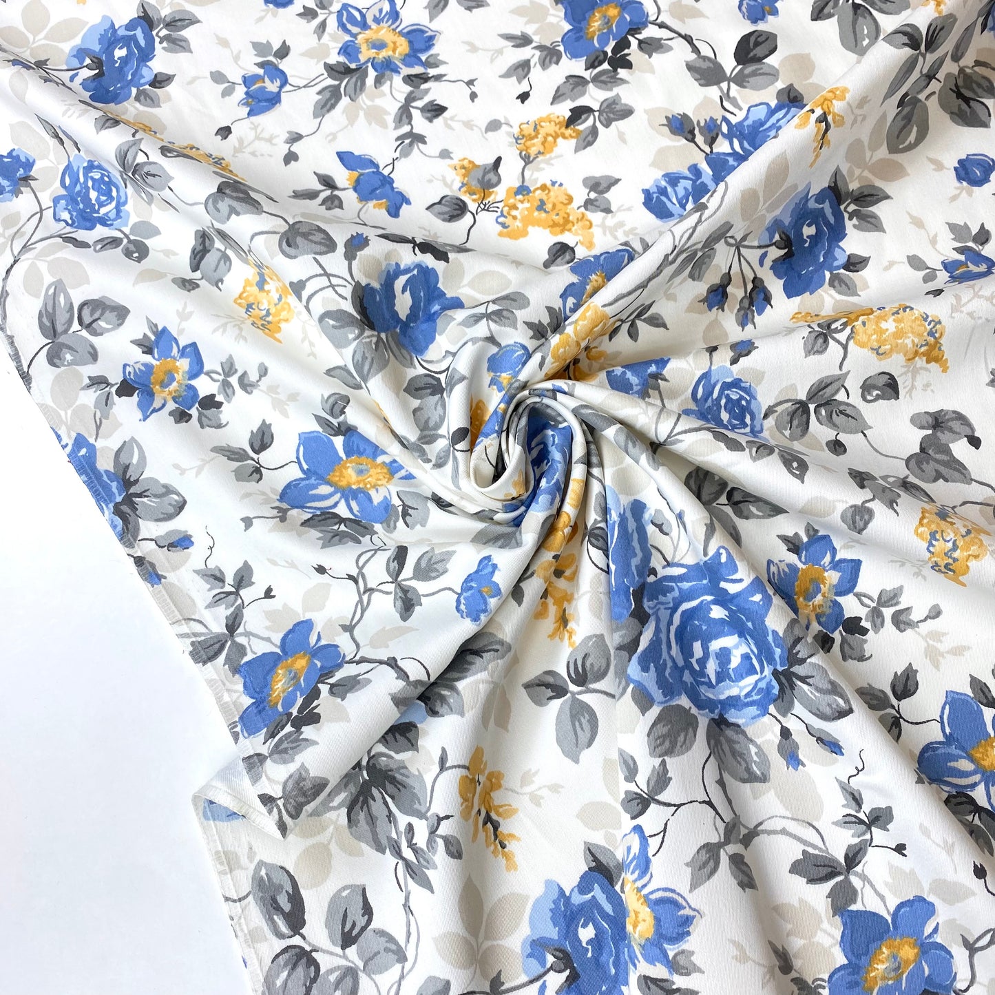Sarga 100% Algodón Perla Con Flores Azules y Amarillas