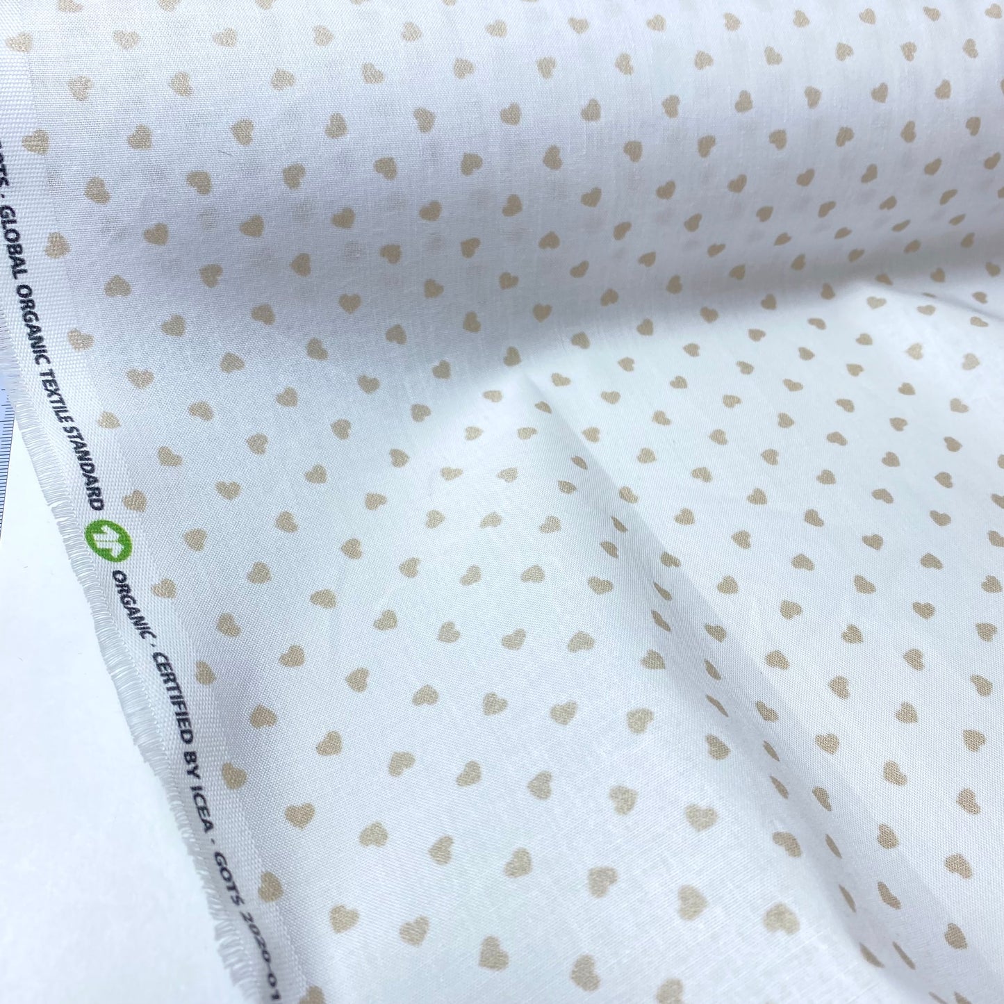 Cambray 100% Algodón Blanco Con Corazones Dorados