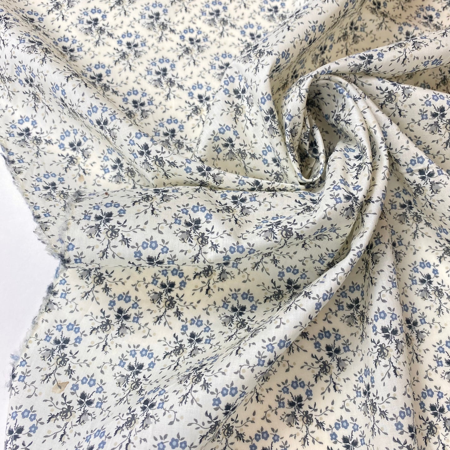 Popelín 100% Algodón Beige Con Flores Azules