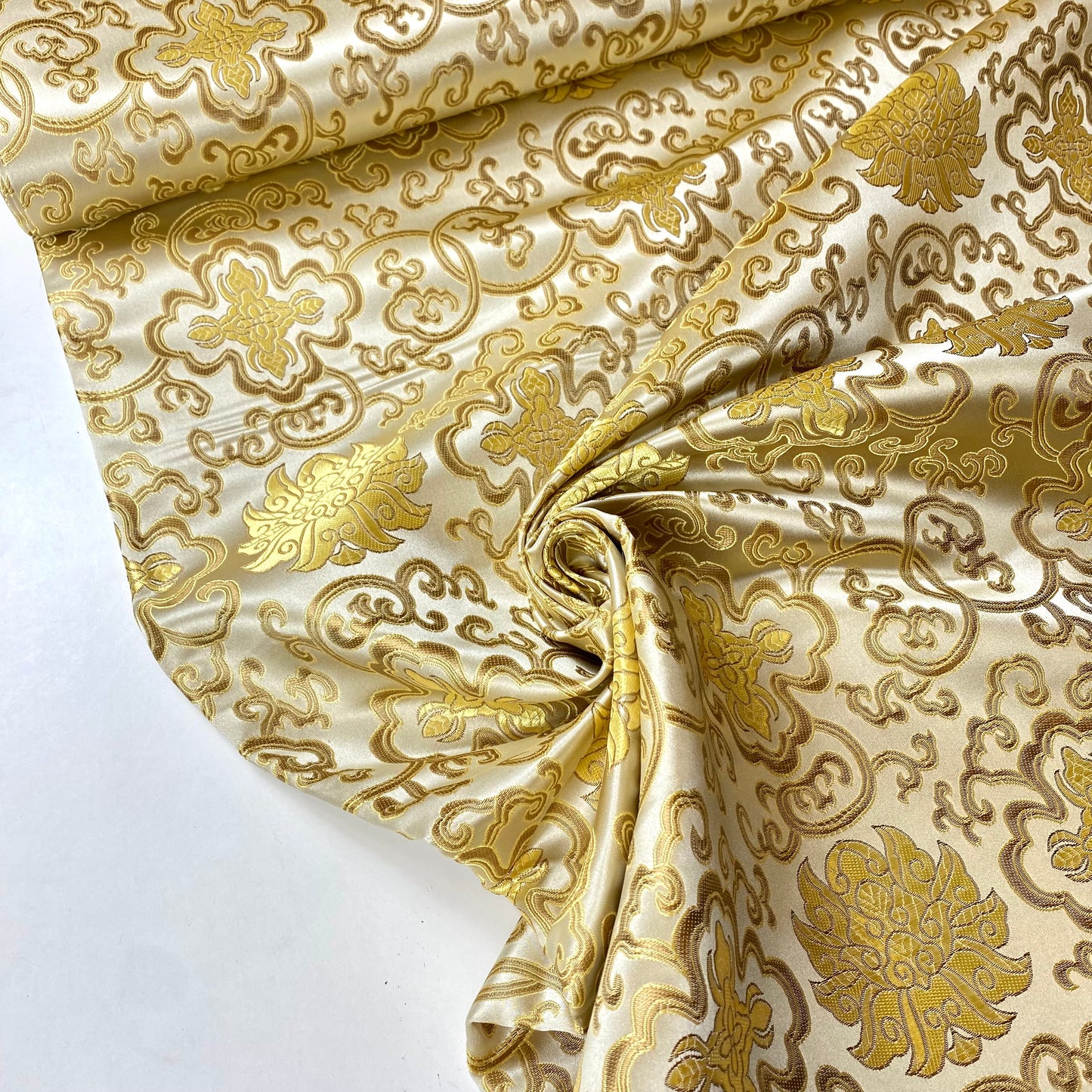 Brocado Bege Com Detalhes Dourados