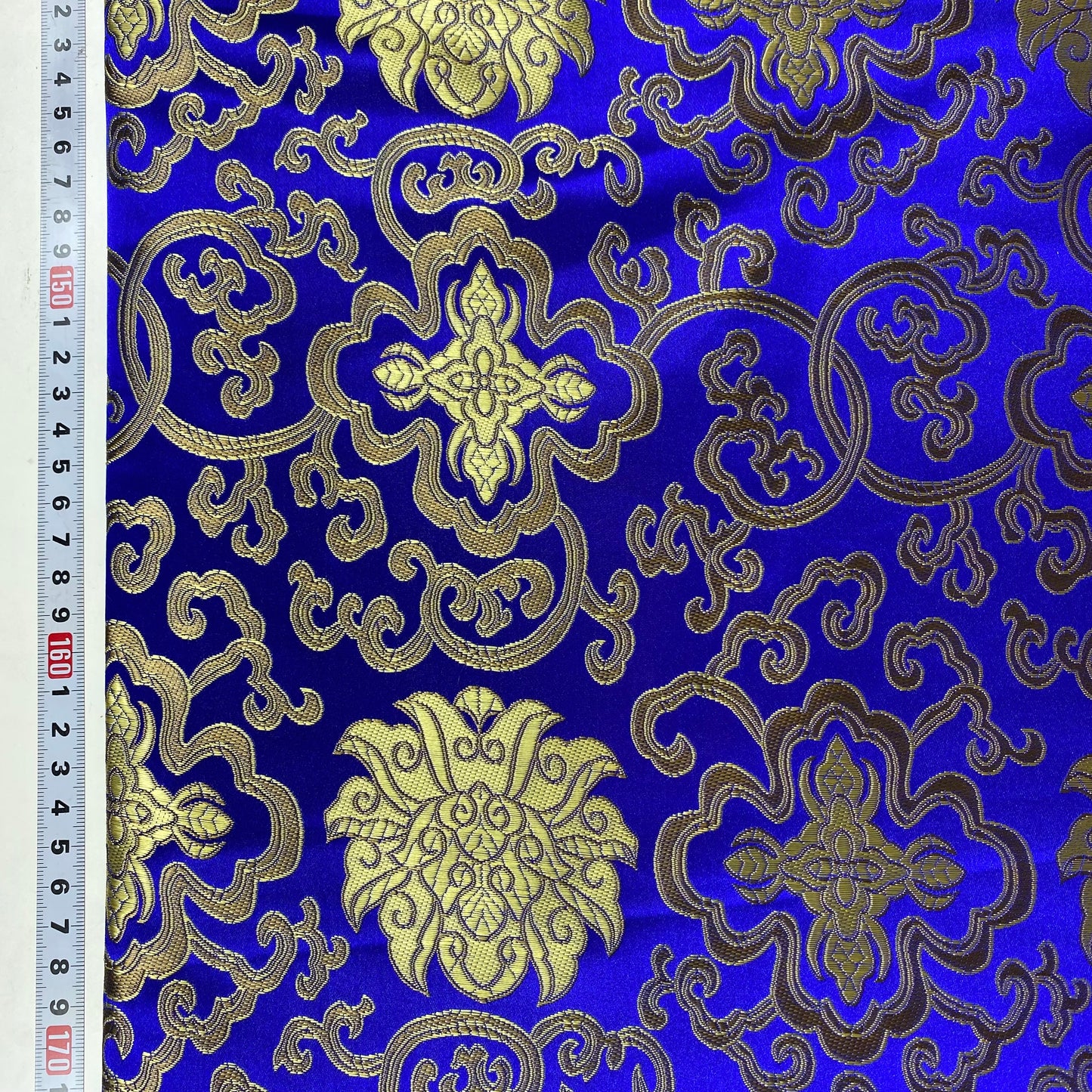 Brocado Azul Com Detalhes Dourados