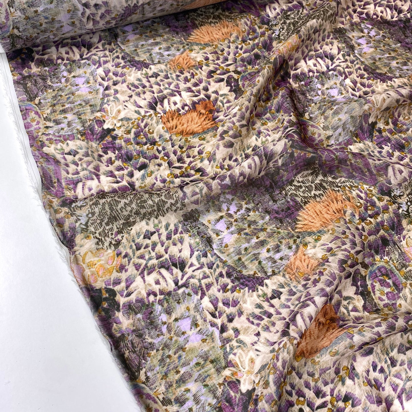 Crepe con estampado tropical