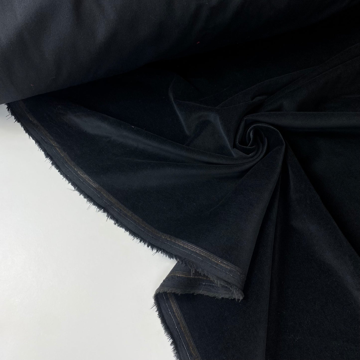 pana de terciopelo negro